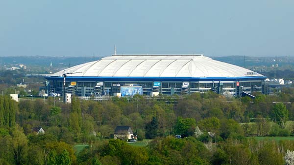 Halde Rungenberg in Gelsenkirchen mit der Schüngelbergsiedlung