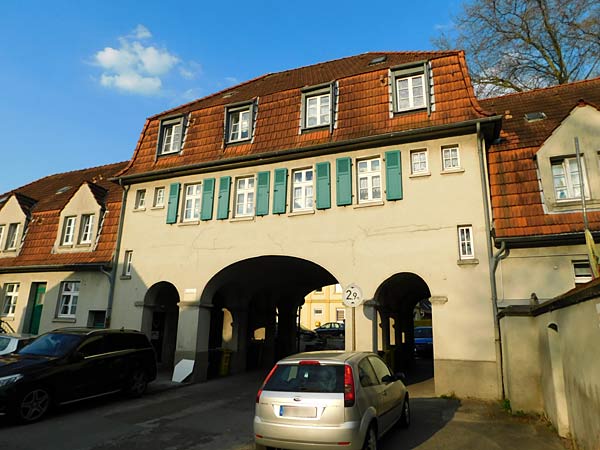 Halde Rungenberg in Gelsenkirchen mit der Schüngelbergsiedlung