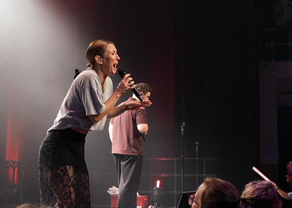 Mit-Sing-Konzert 'NightWash � Das Sing Ding' im Ebertbad in Oberhausen