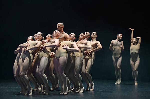 Tanz 'Soul Chain' beim Düsseldorf Festival 2025