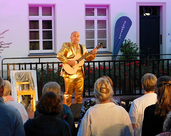 Kulturfestival 'Ruhrorter Campusabende' open air bei Haniel in Duisburg-Ruhrort - Nito Torres