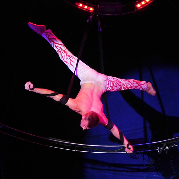 Circus 'Waterland' im Landschaftspark Duisburg-Nord