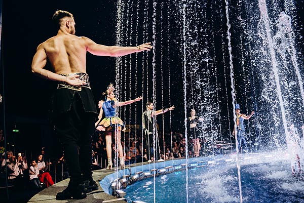 Circus 'Waterland' im Landschaftspark Duisburg-Nord