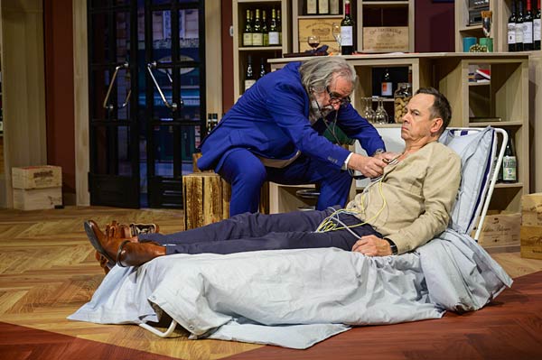 Kom&ouml;die 'Weinprobe f&uuml;r Anf&auml;nger' im Theater im Rathaus in Essen