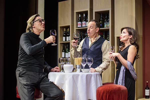 Kom&ouml;die 'Weinprobe f&uuml;r Anf&auml;nger' im Theater im Rathaus in Essen
